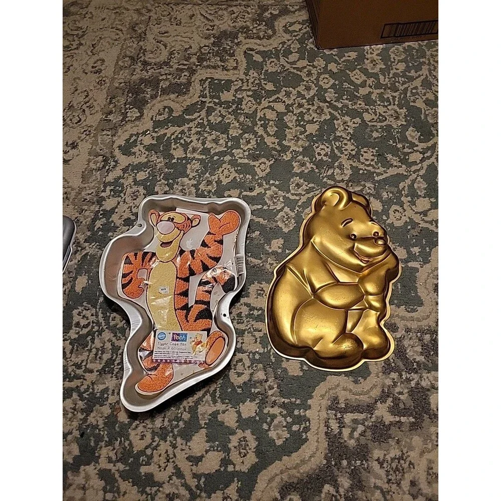 2 Wilton Tigger & Winnie The Pooh Cake Pans Disney Full Size 2105-3001 505-401